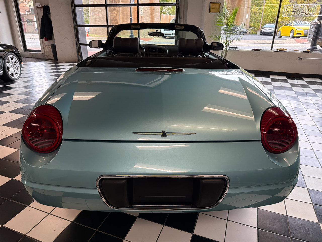 Used 2002 Ford Thunderbird Deluxe image 5