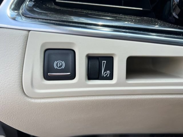 Used 2020 Cadillac XT6 Premium Luxury w/ LPO, Floor Liner Package FWD image 10