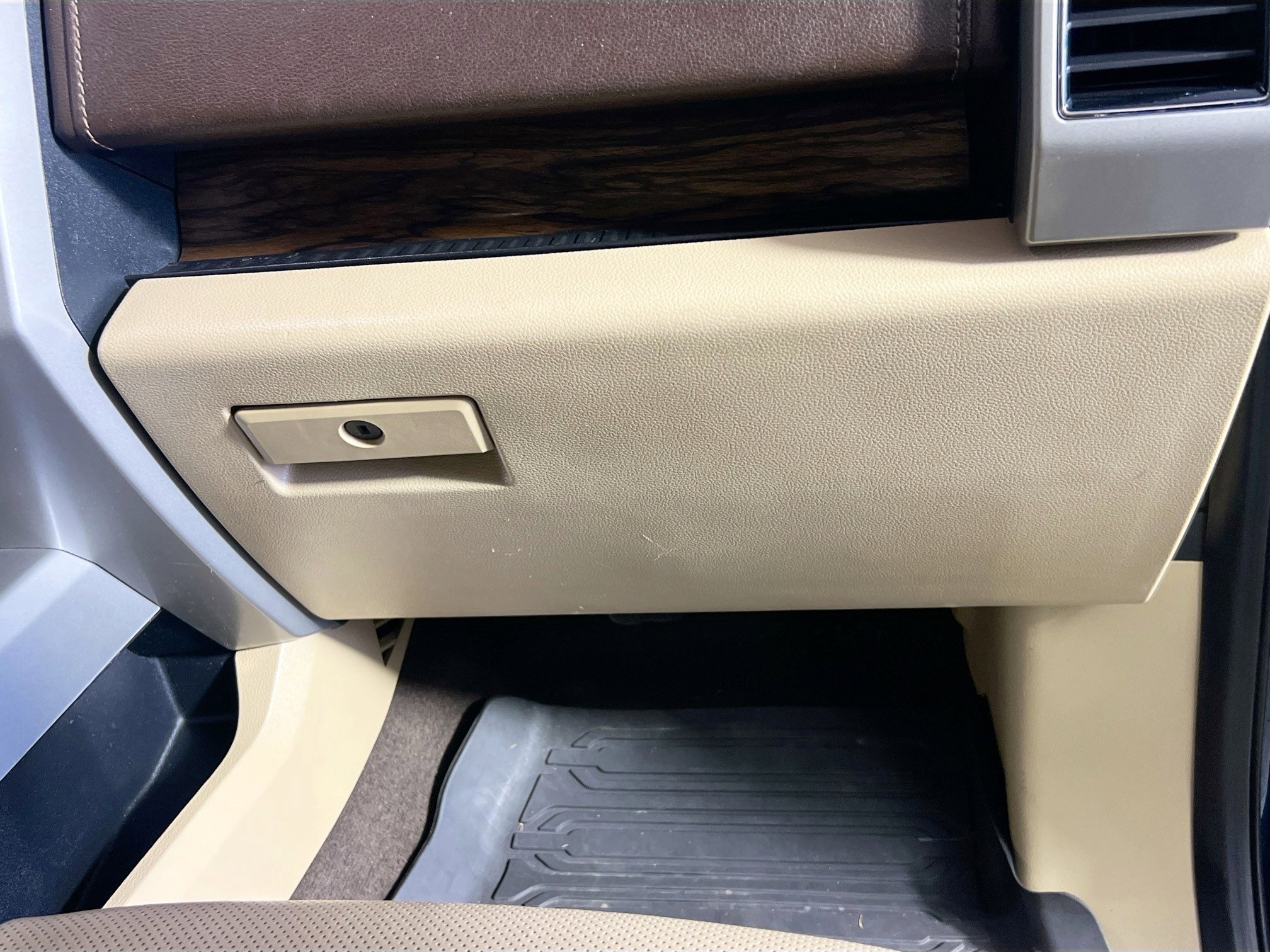 Used 2018 Ford F150 Lariat w/ Equipment Group 502A Luxury image 35