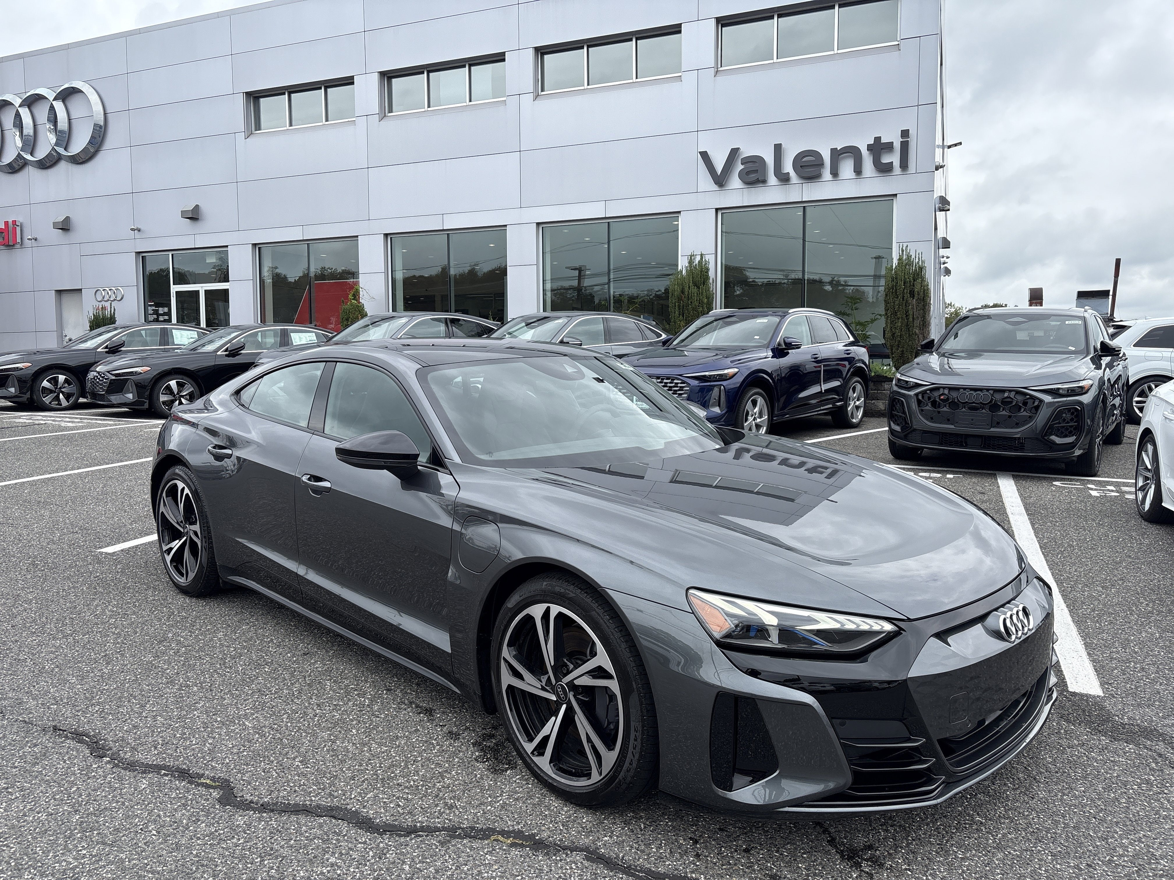 Certified 2023 Audi e-tron GT Premium Plus image 1