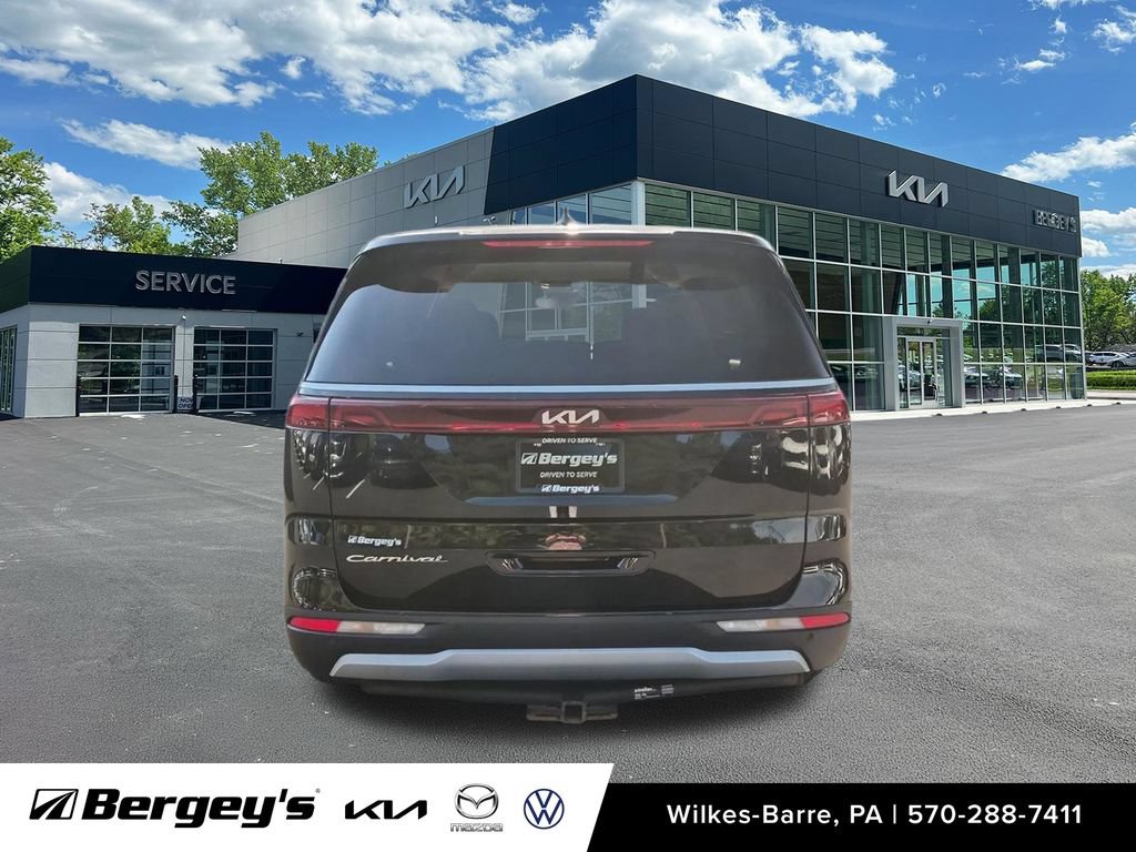 Used 2022 Kia Carnival LX FWD image 10