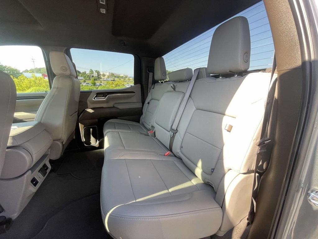 Used 2025 GMC Sierra 1500 SLT RWD image 12