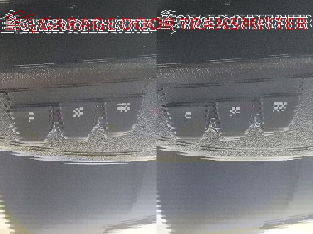 Certified 2025 Toyota Tacoma SR5 image 27