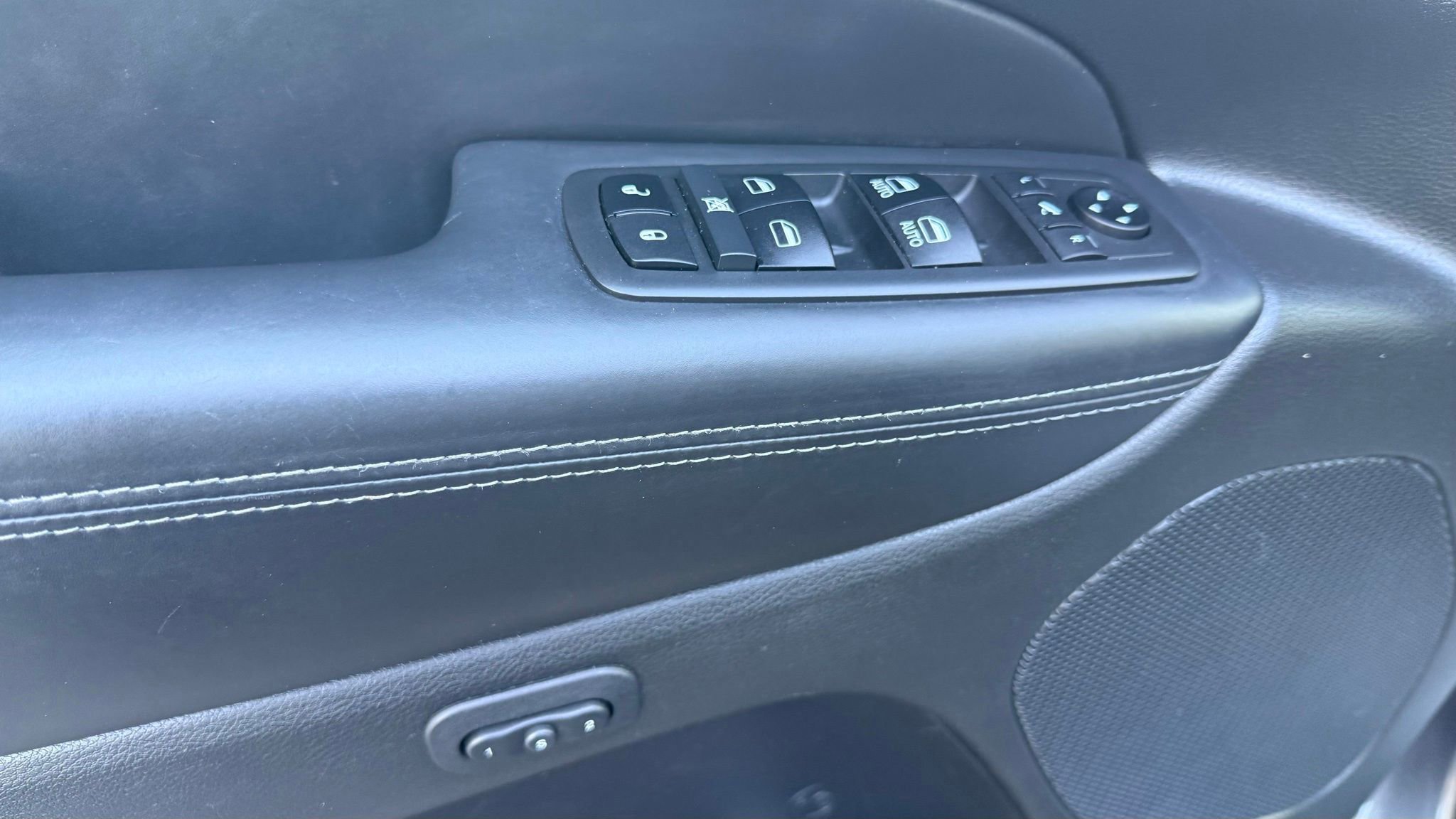 Used 2019 Jeep Grand Cherokee Overland image 34