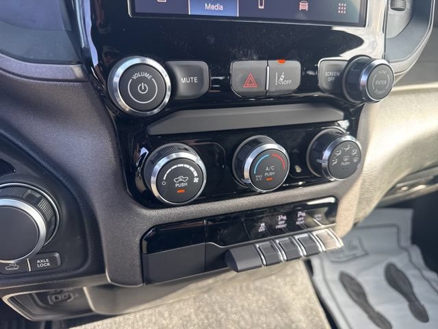 New 2026 RAM 1500 Warlock AWD/4WD image 19