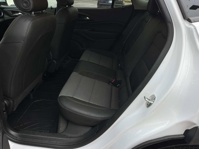 Certified 2025 Chevrolet Trax LT w/ LT Convenience Package image 20