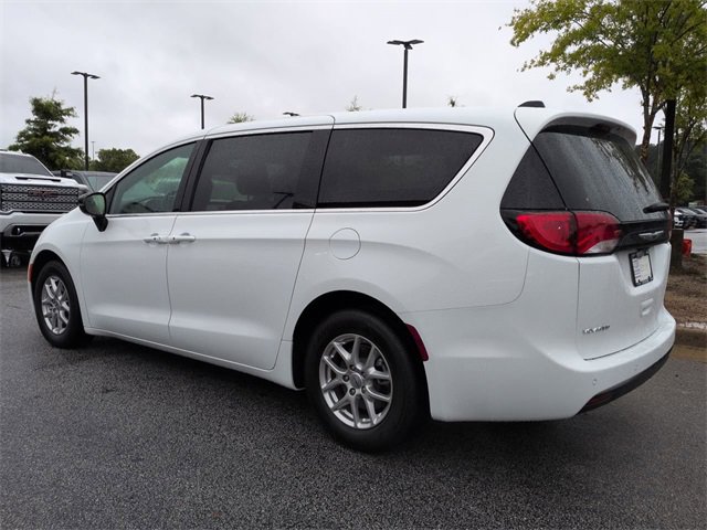 New 2025 Chrysler Voyager LX image 6