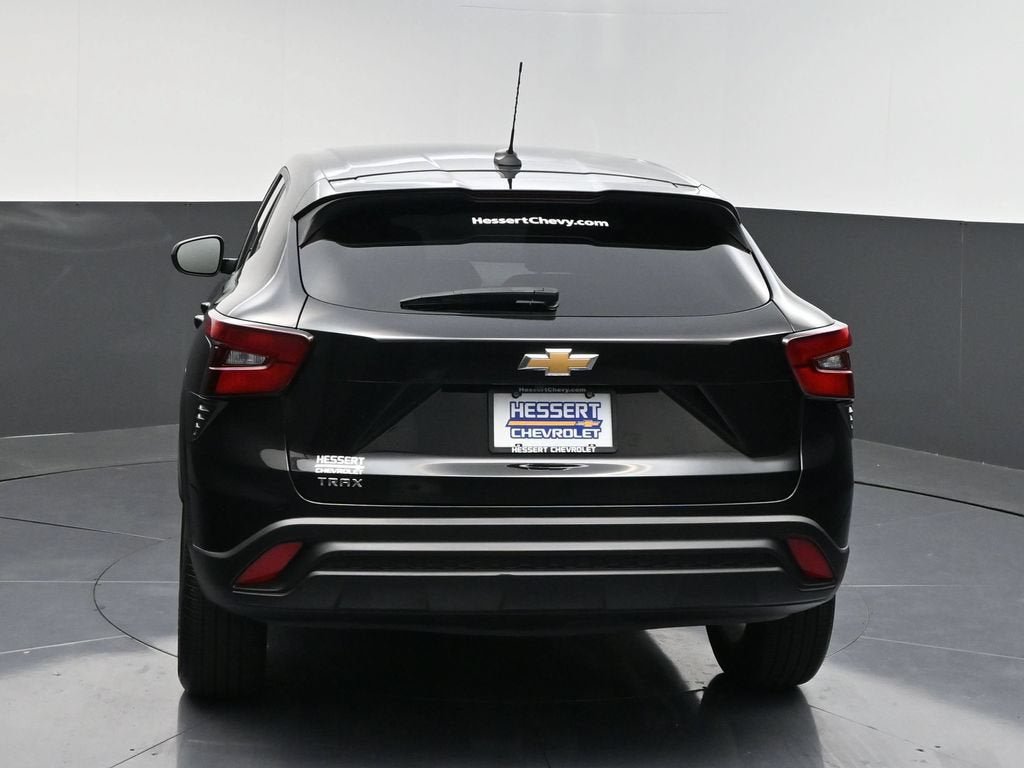 Certified 2025 Chevrolet Trax LS w/ LS Convenience Package FWD image 6