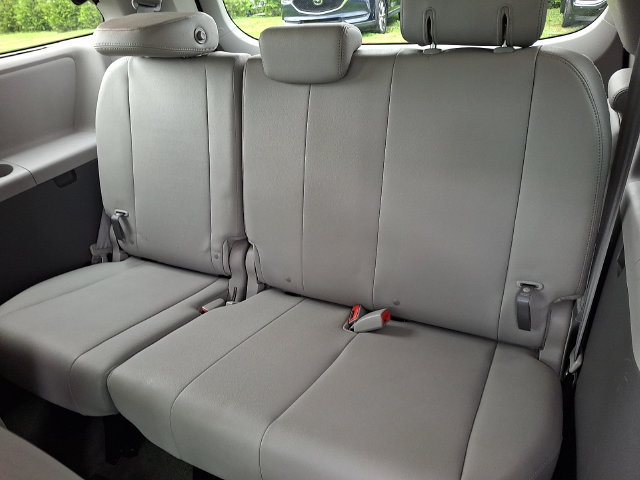 Used 2019 Toyota Sienna XLE w/ Protection Package FWD image 11