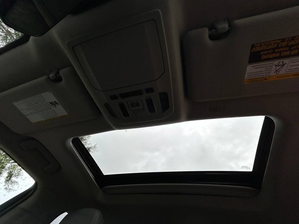 Used 2022 Toyota Highlander XLE AWD/4WD image 30