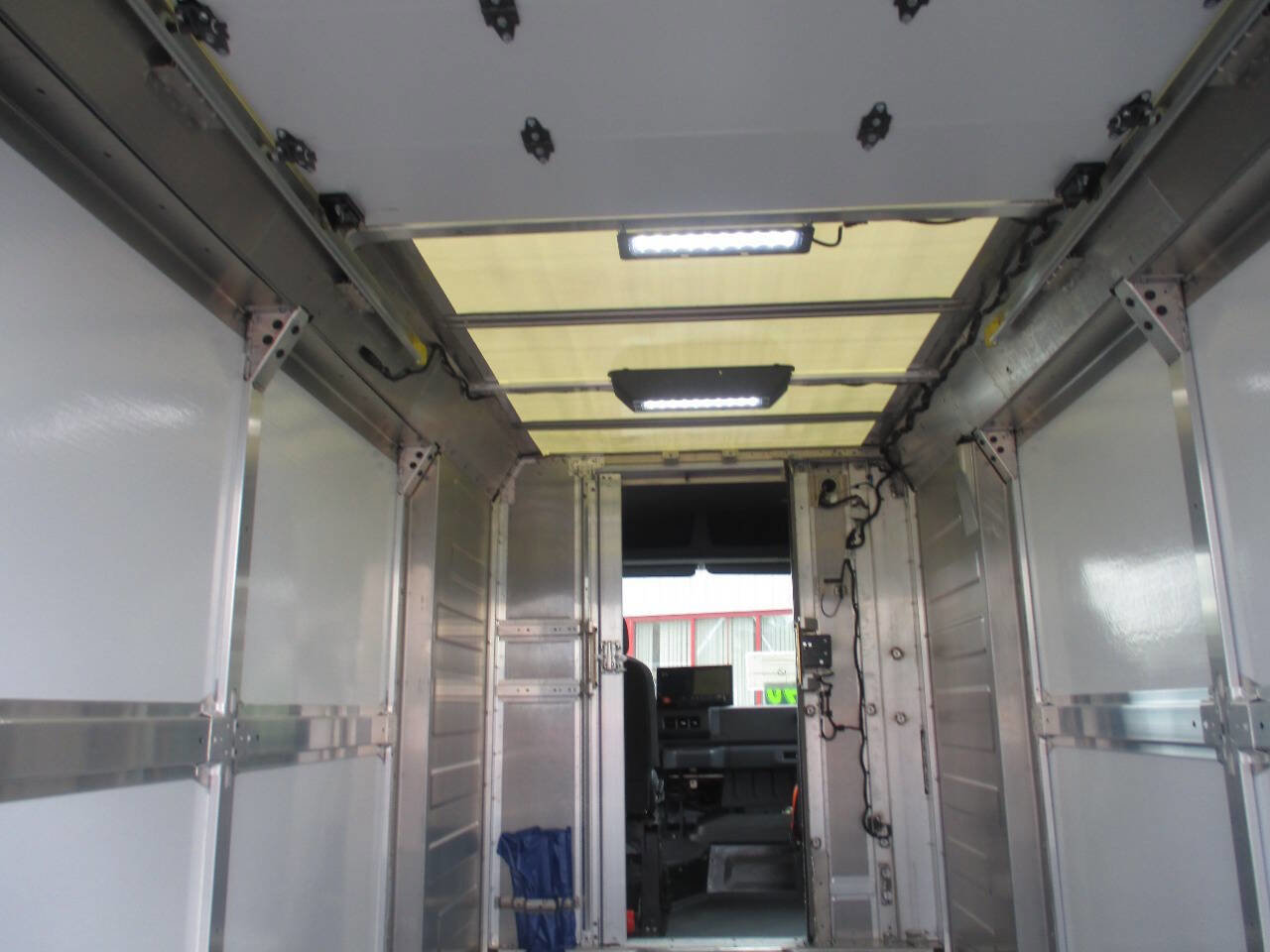 Used 2024 Chevrolet Brightdrop 600 w/ Commercial Equipment Package AWD/4WD image 19
