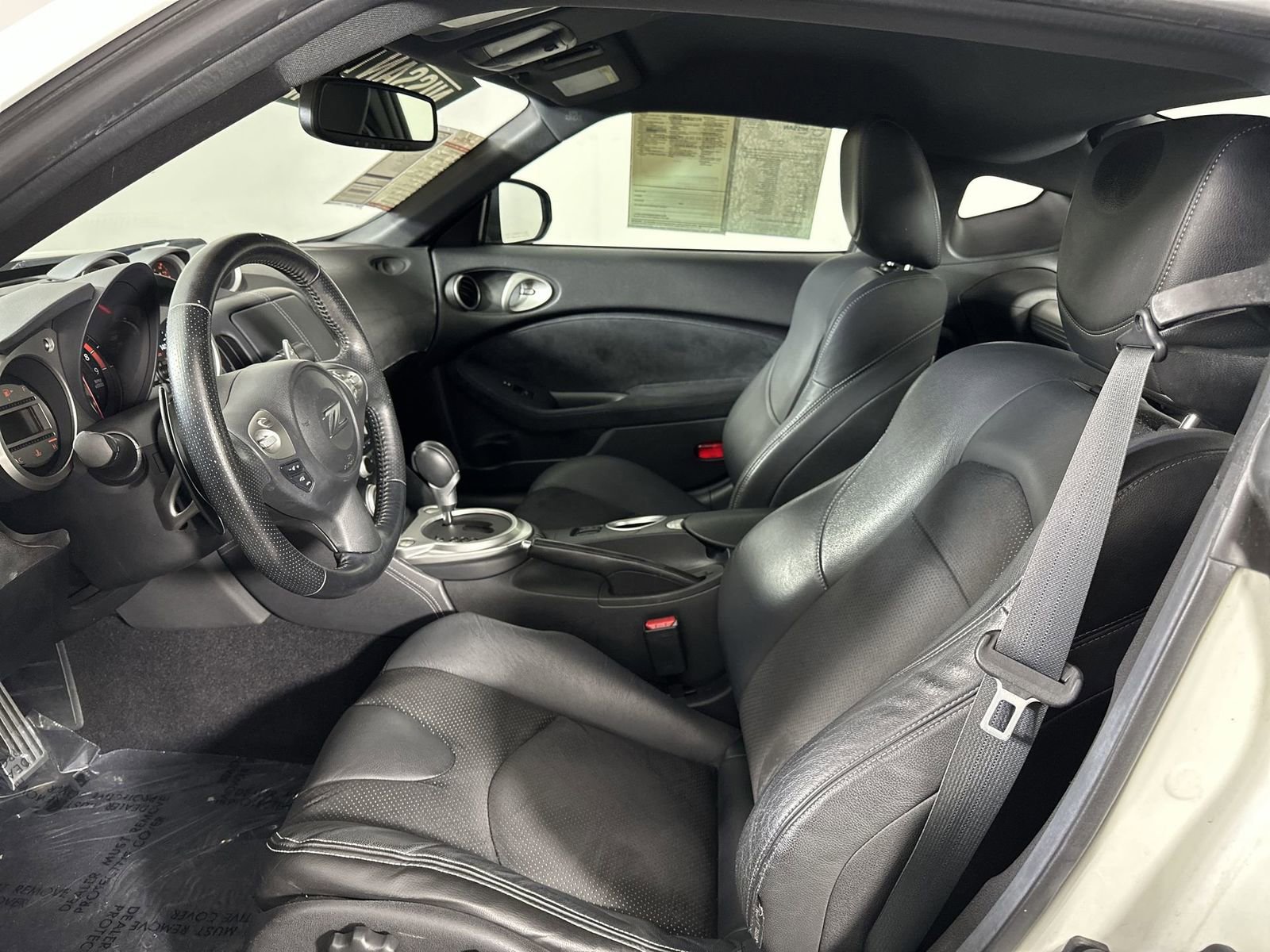 Used 2009 Nissan 370Z Touring image 28