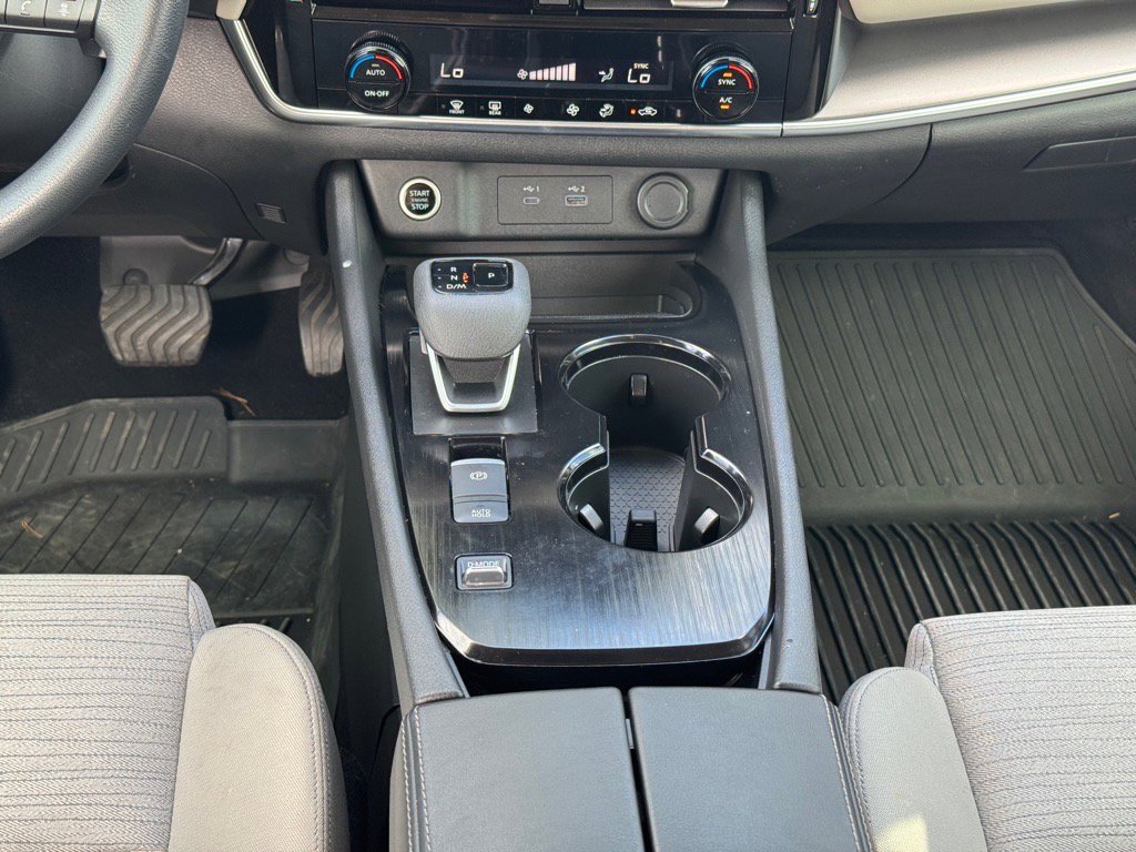 Used 2021 Nissan Rogue SV image 14