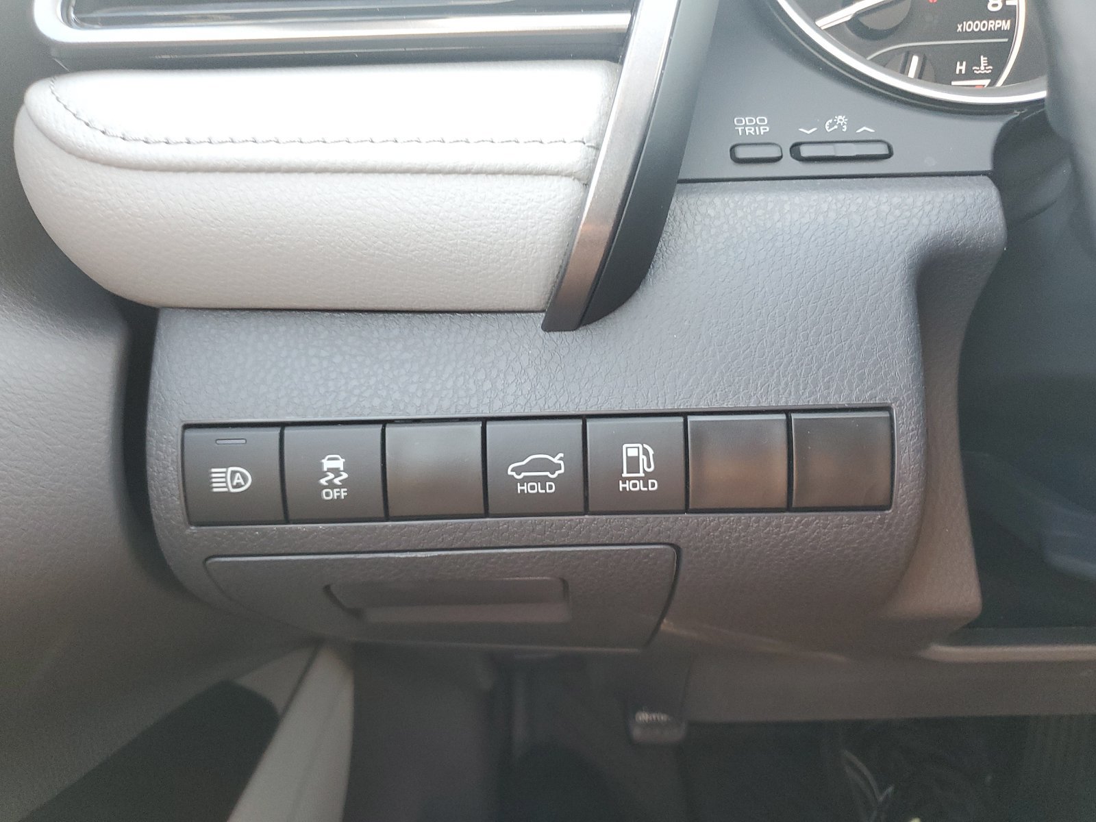 Used 2024 Toyota Camry LE FWD image 29