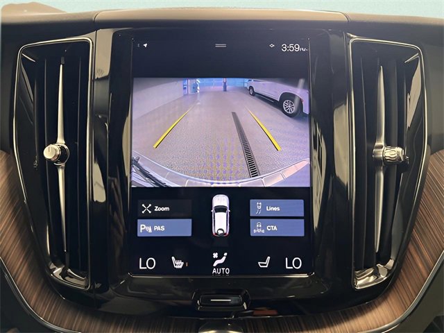 Used 2021 Volvo XC60 T5 Momentum w/ Premium Package image 26