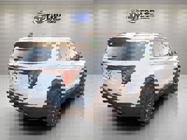 New 2026 Ford Explorer ST-Line w/ ST-Line Street Pack image 2