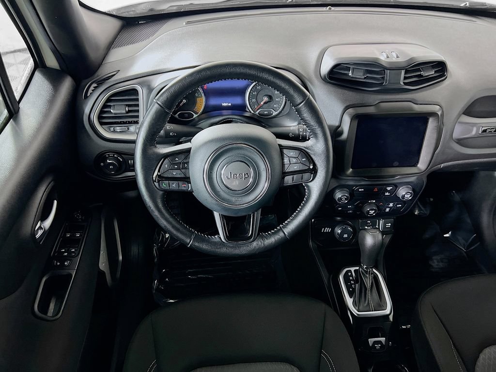 Used 2021 Jeep Renegade Latitude AWD/4WD image 3