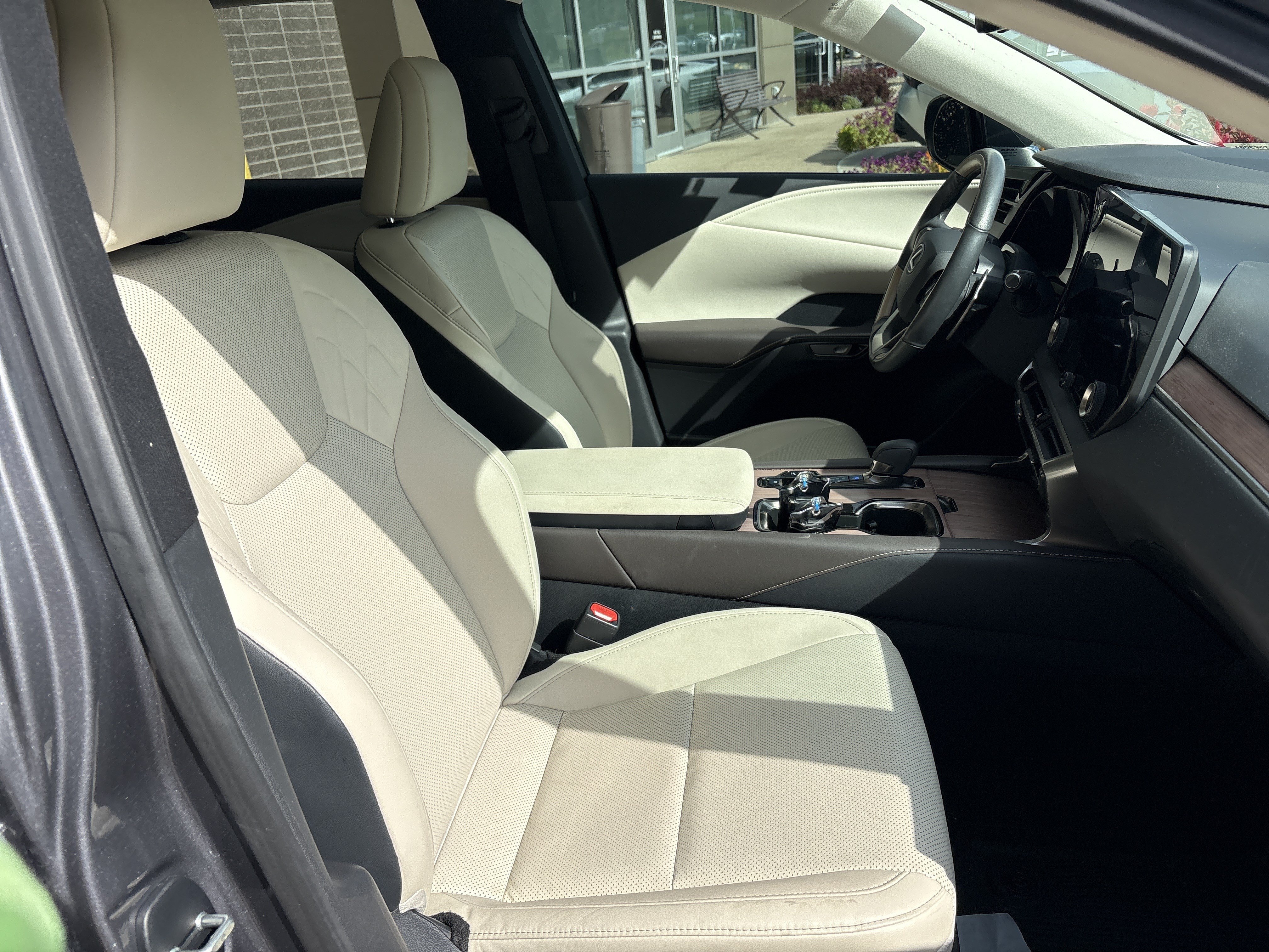 Used 2023 Lexus RX 350 Premium w/ Cold Area Package AWD/4WD image 33