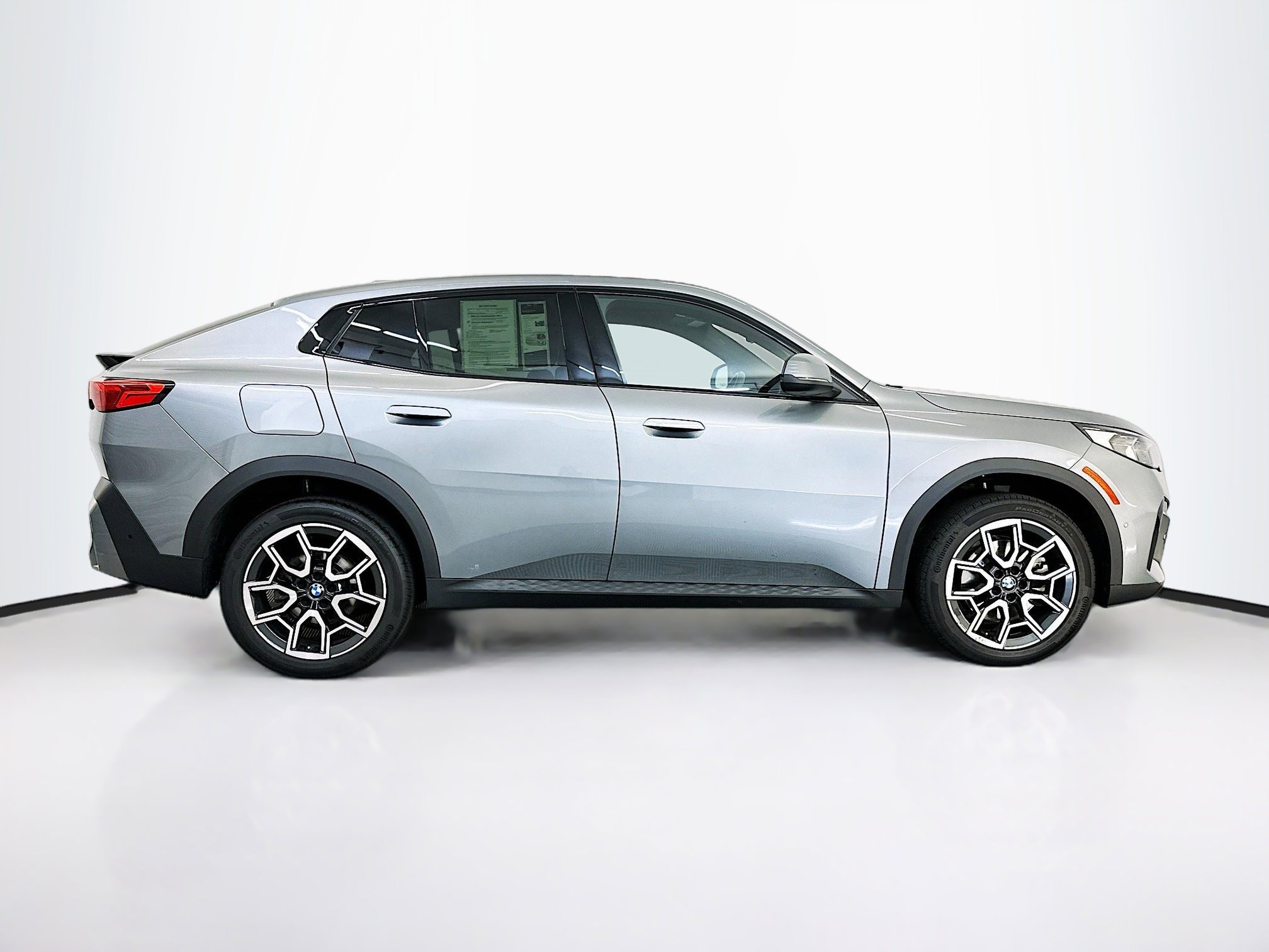 Used 2025 BMW X2 xDrive28i image 10