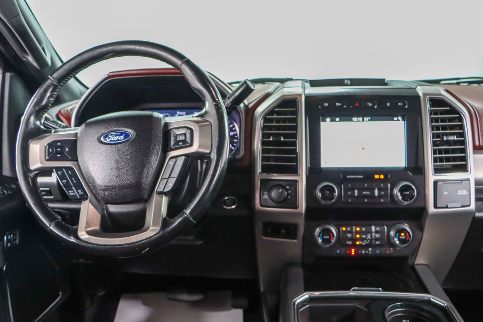 Used 2019 Ford F250 Platinum w/ Platinum Ultimate Package image 18