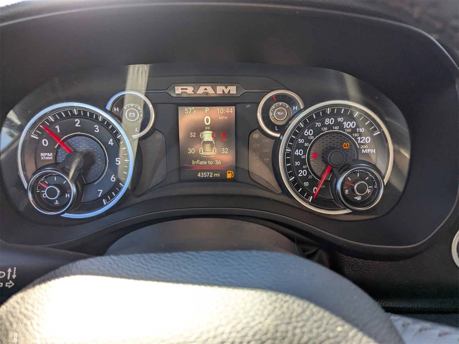 Used 2019 Chevrolet Equinox LT w/ Driver Convenience Package image 29