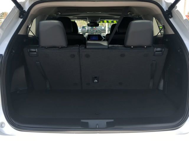 Certified 2025 Toyota Highlander XLE image 13