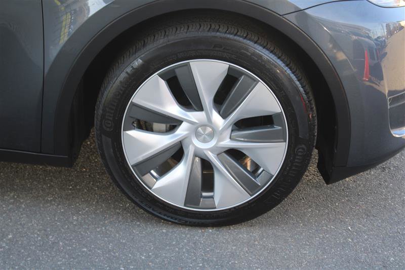 Used 2023 Tesla Model Y Performance AWD/4WD image 9