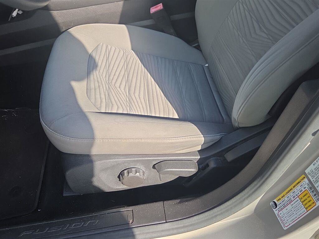 Used 2016 Ford Fusion S FWD image 7