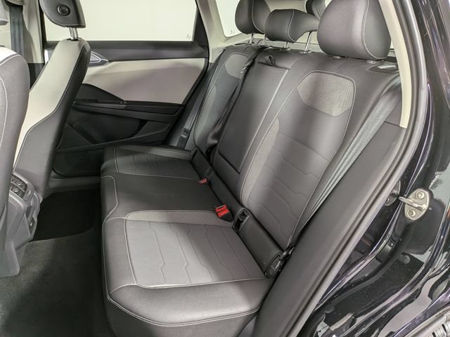 Used 2025 Volkswagen Taos SE AWD/4WD image 24