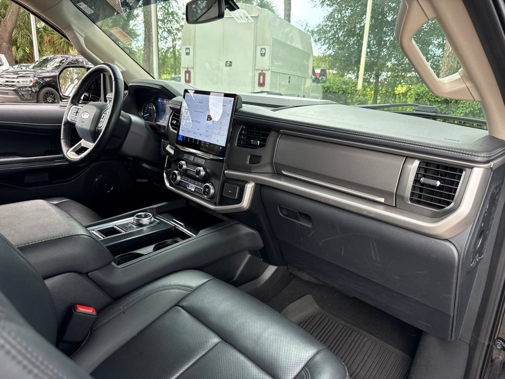 Used 2023 Ford Expedition XLT RWD image 17