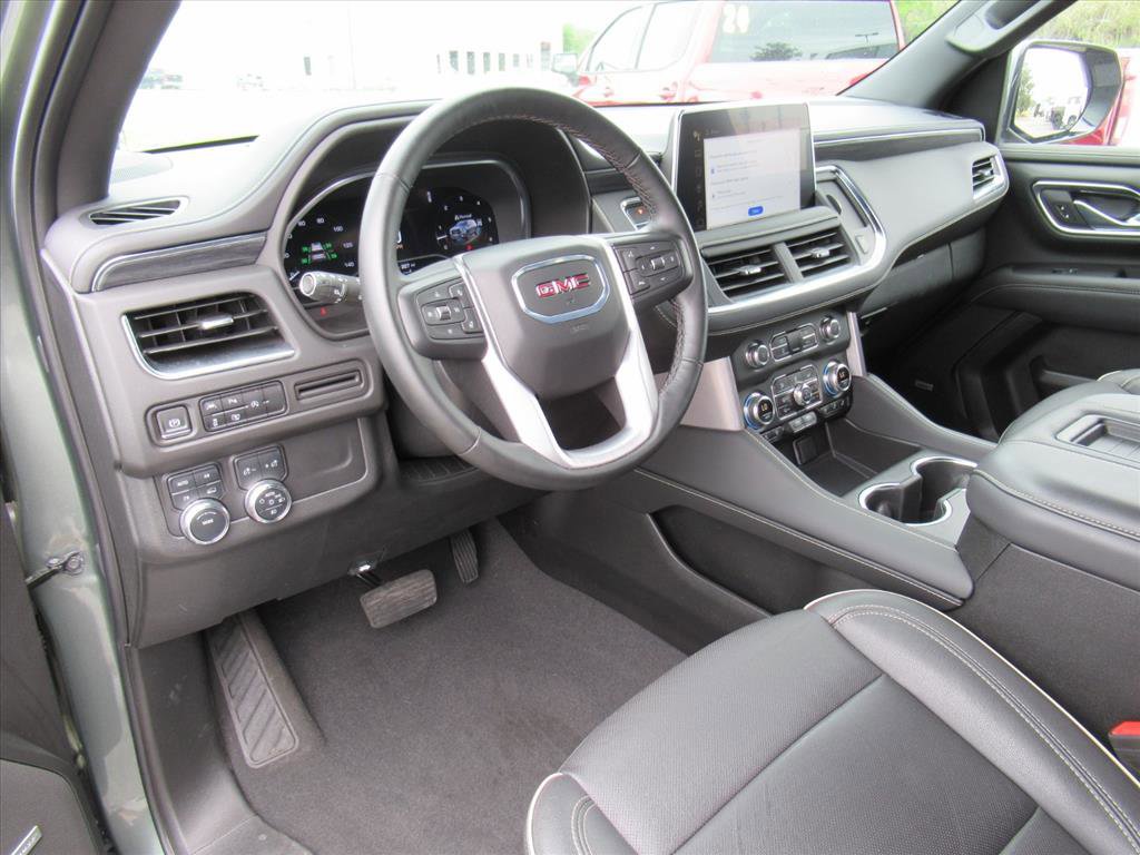 Used 2024 GMC Yukon XL SLT w/ SLT Premium Package image 15