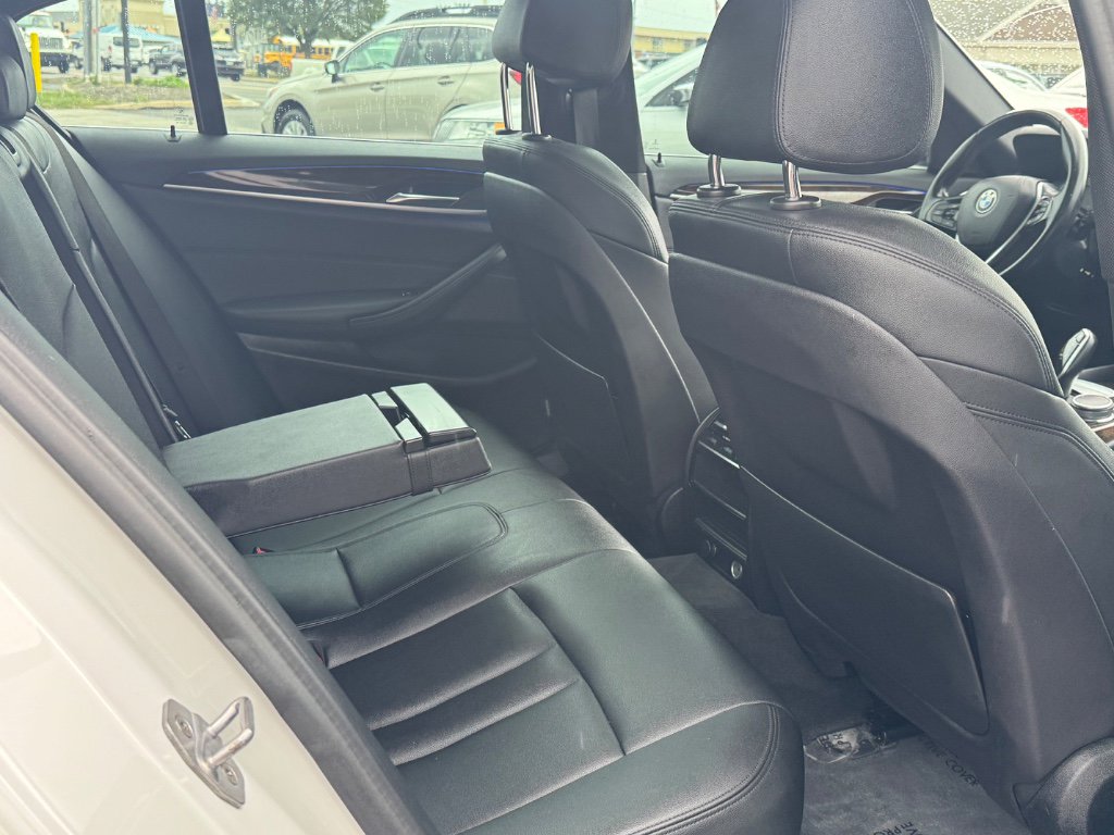 Used 2019 BMW 530e w/ Convenience Package image 18