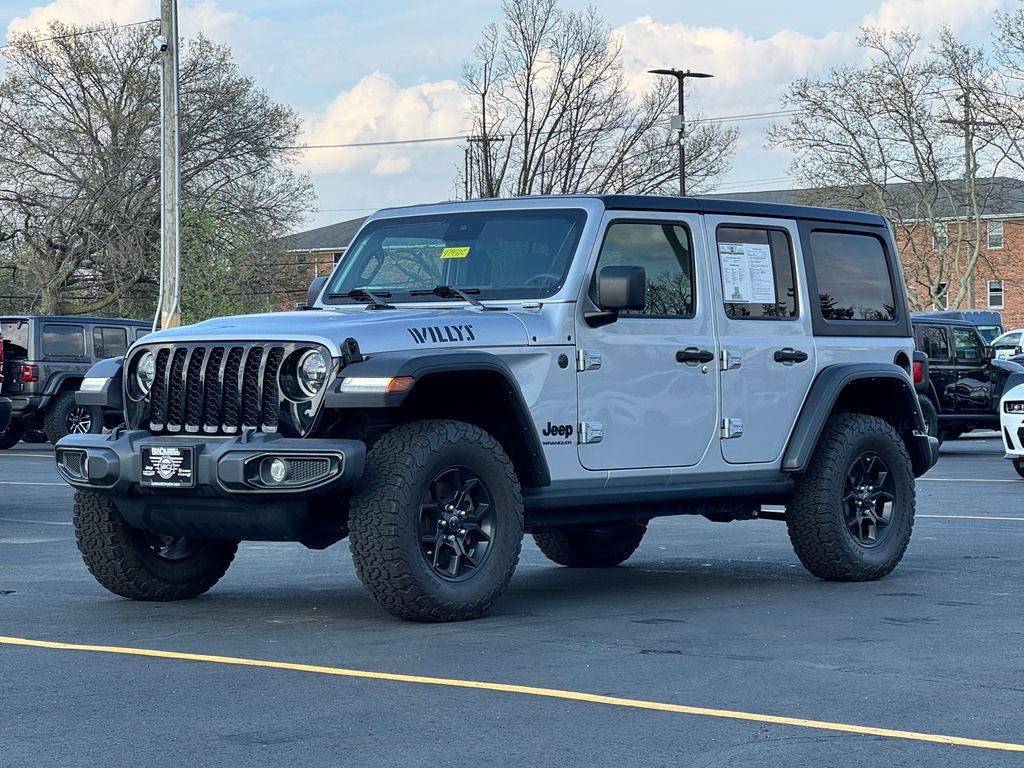 Used 2024 Jeep Wrangler Willys AWD/4WD image 3