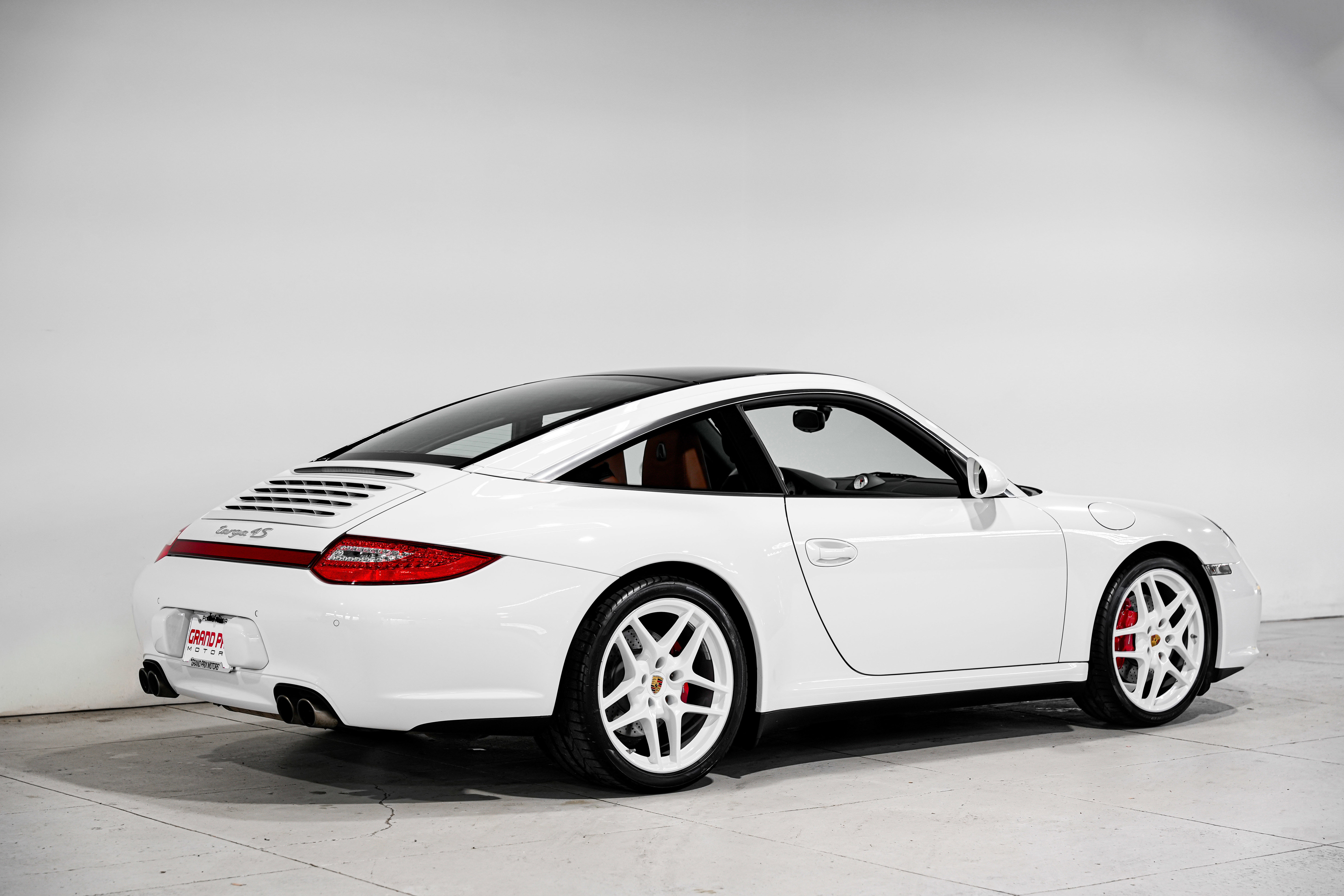 Used 2010 Porsche 911 Targa 4S image 3