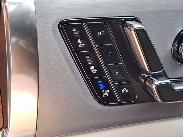 New 2026 Cadillac Vistiq Luxury w/ LPO, Floor Liner Package AWD/4WD image 14