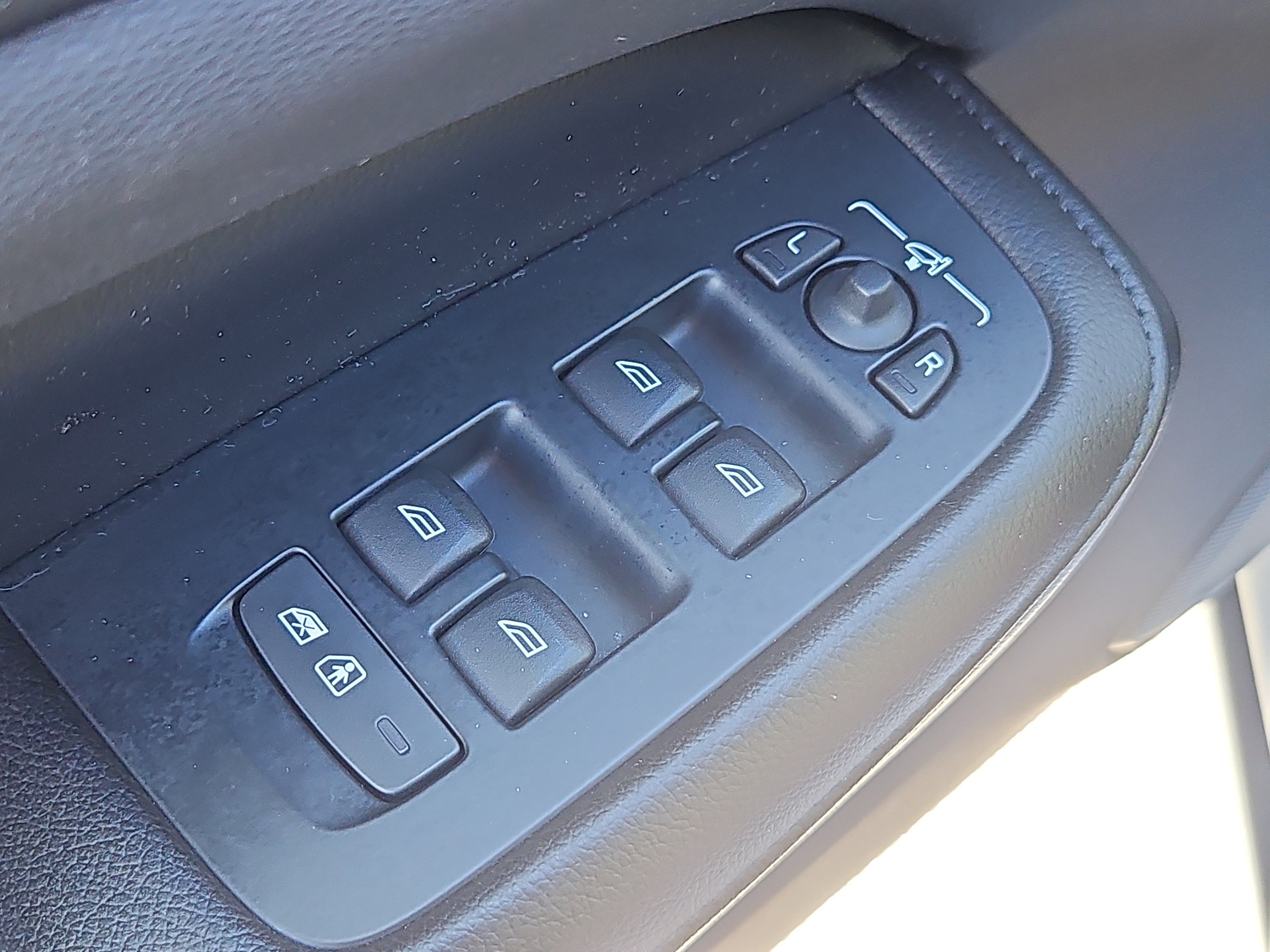 Used 2022 Volvo S60 B5 Momentum w/ Premium Package FWD image 19