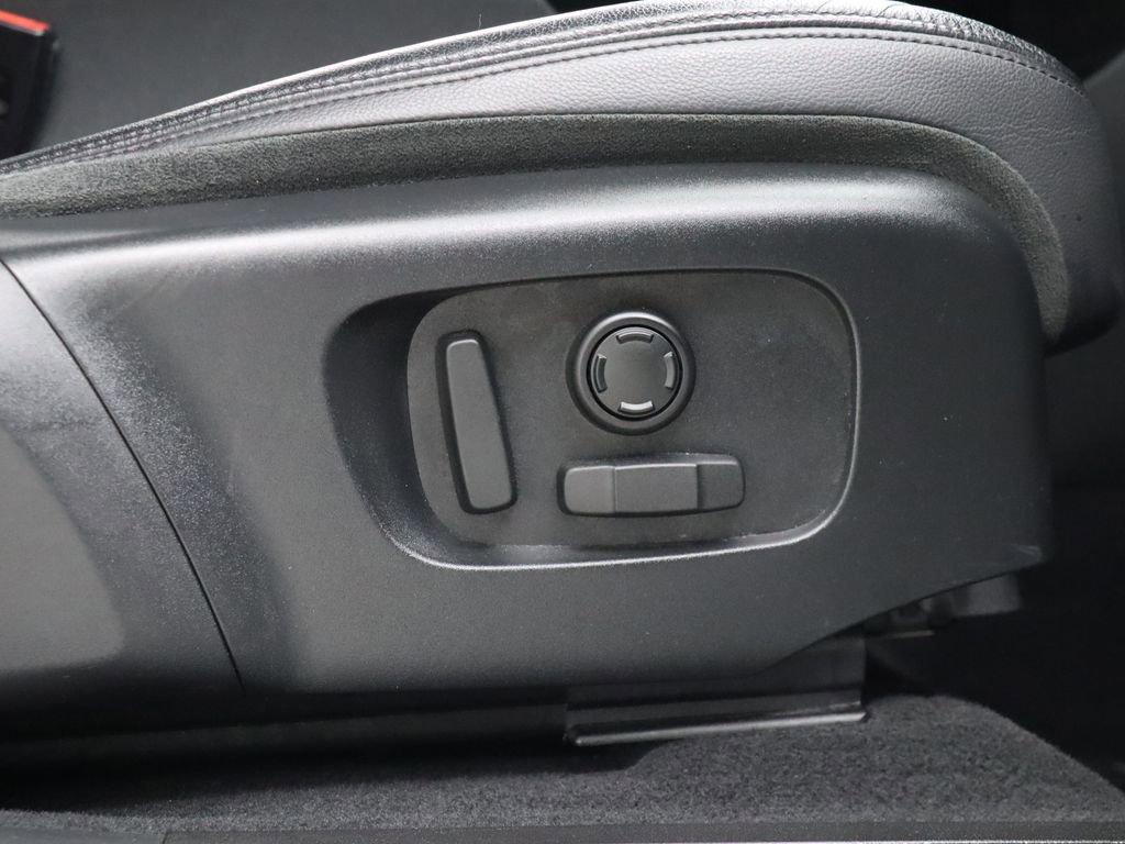 Used 2020 Land Rover Range Rover Evoque SE image 29