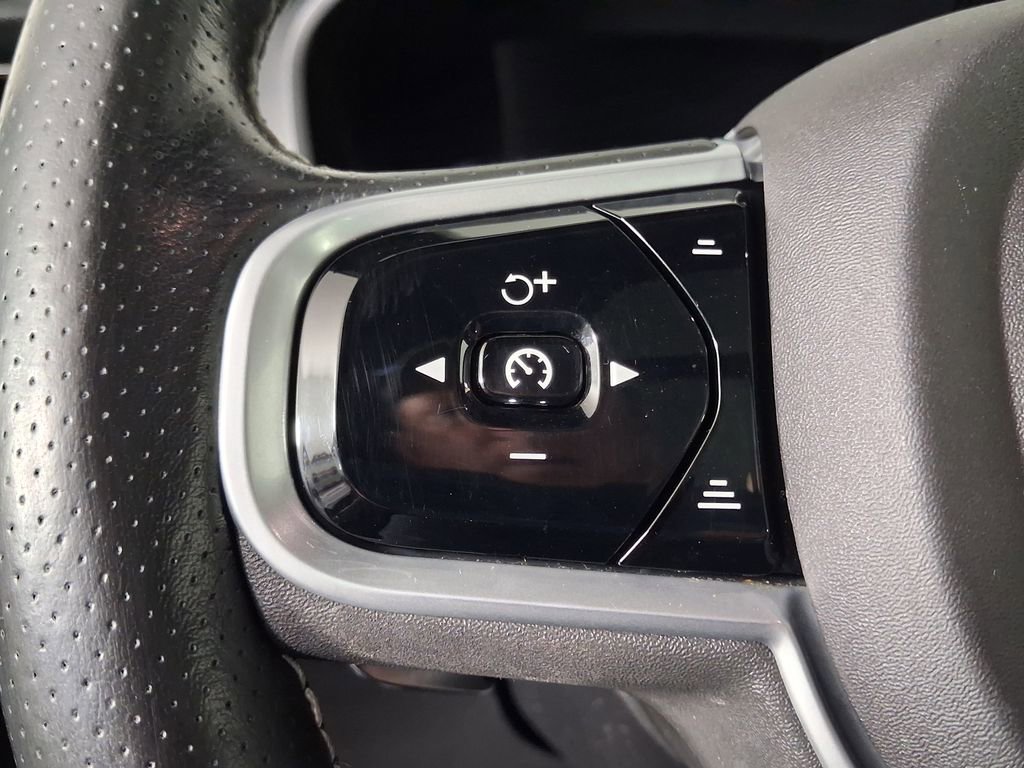 Used 2019 Volvo XC60 T8 R-Design w/ Advanced Package AWD/4WD image 27