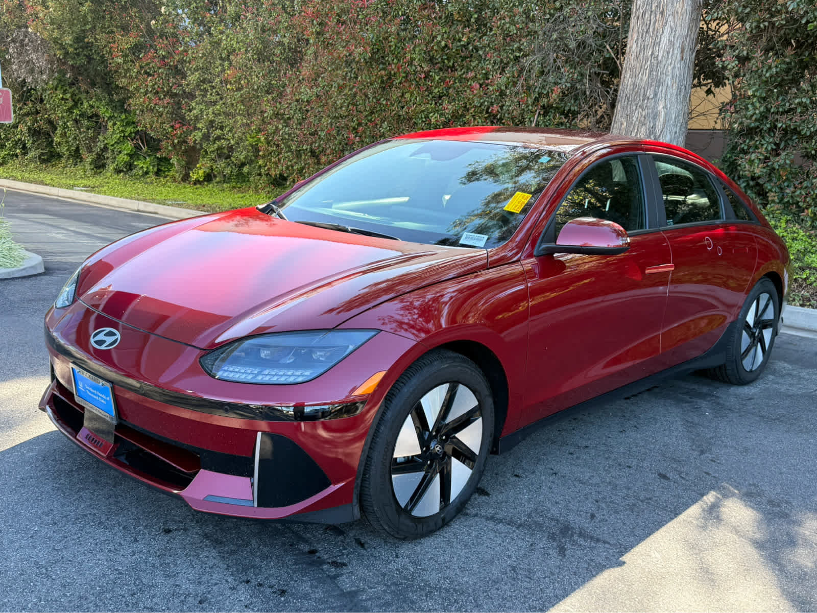 Used 2024 Hyundai Ioniq 6 SE AWD/4WD image 2