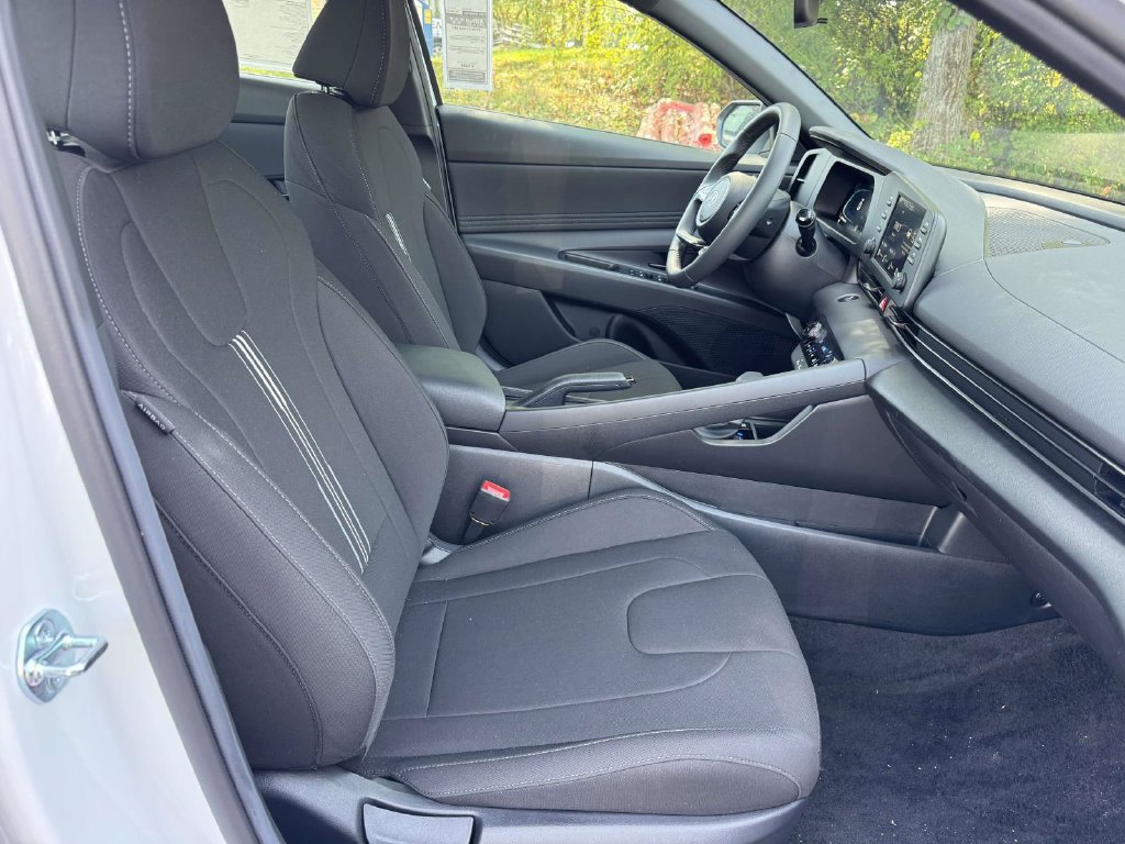 New 2026 Hyundai Elantra Sport FWD image 9