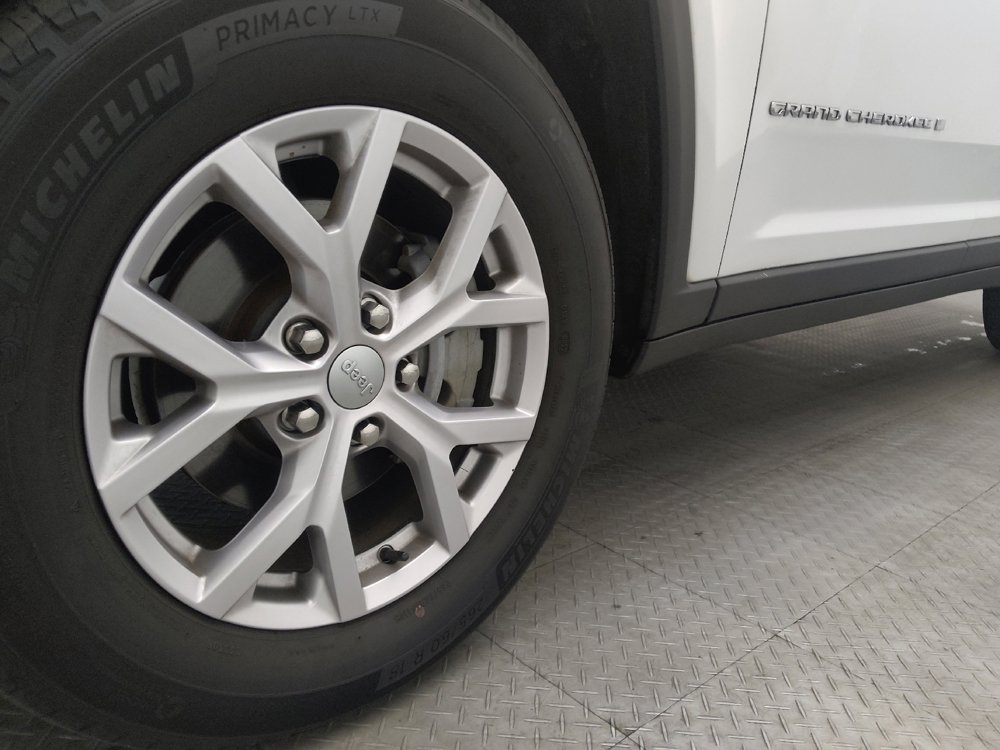 Used 2022 Jeep Grand Cherokee Limited image 31