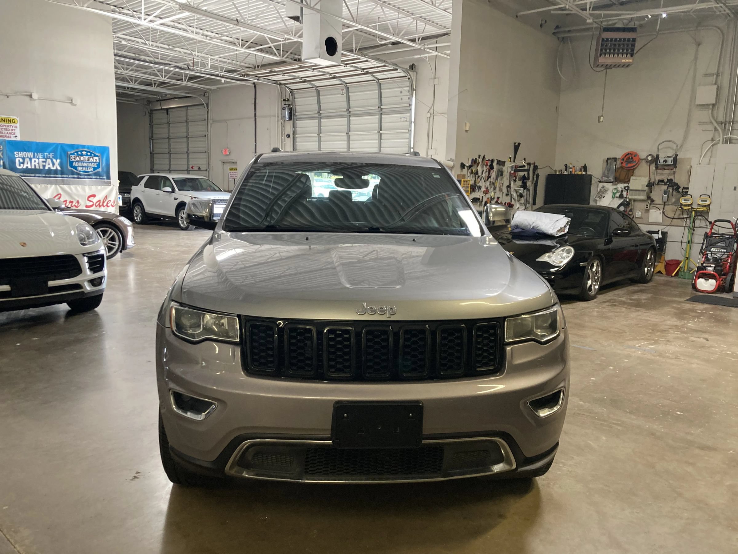 Used 2018 Jeep Grand Cherokee Limited AWD/4WD image 5