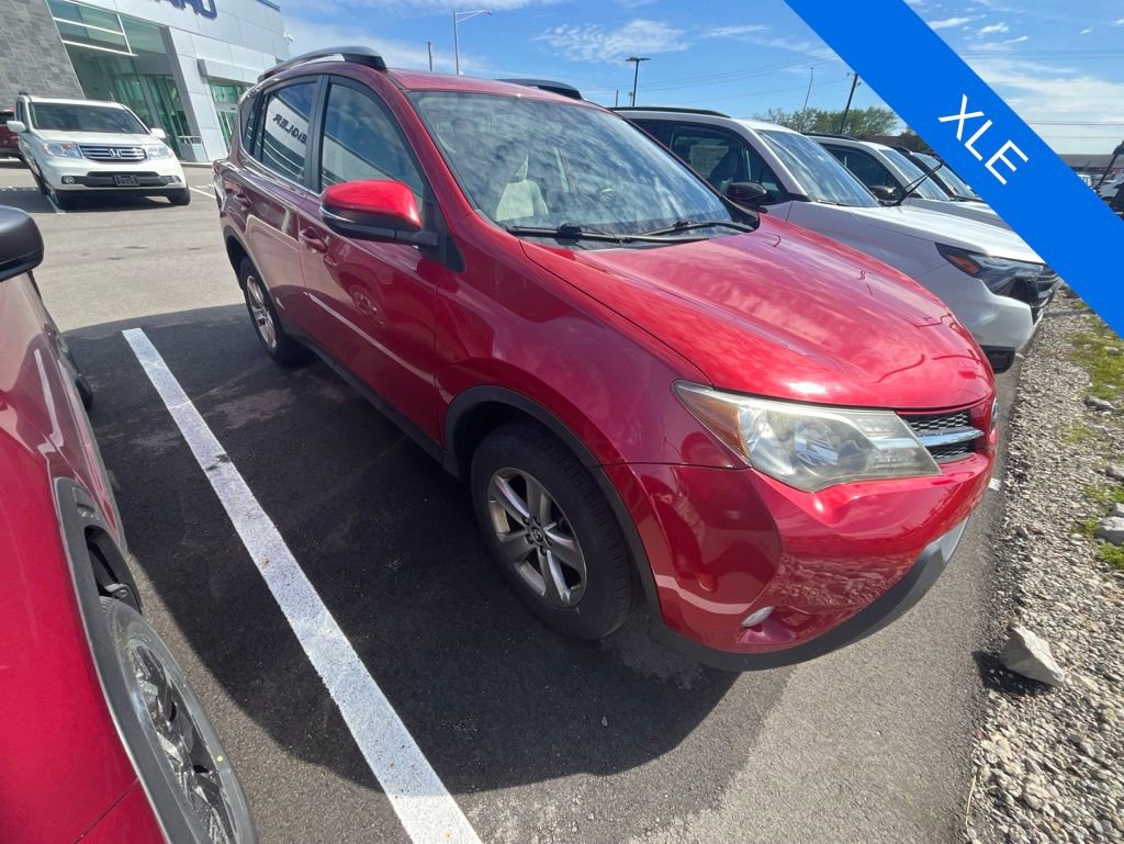 Used 2015 Toyota RAV4 XLE AWD/4WD image 1