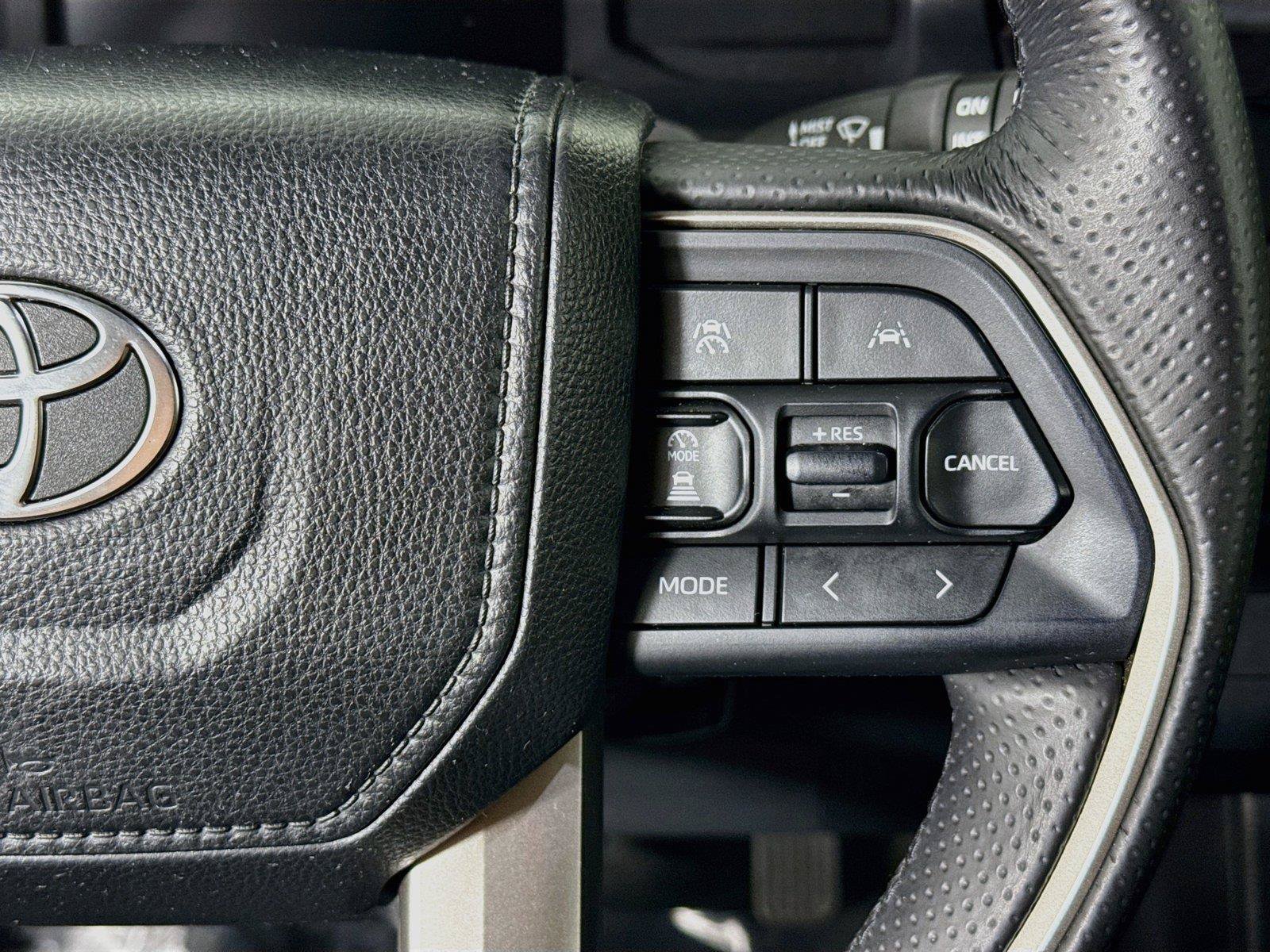Certified 2025 Toyota 4Runner SR5 AWD/4WD image 17