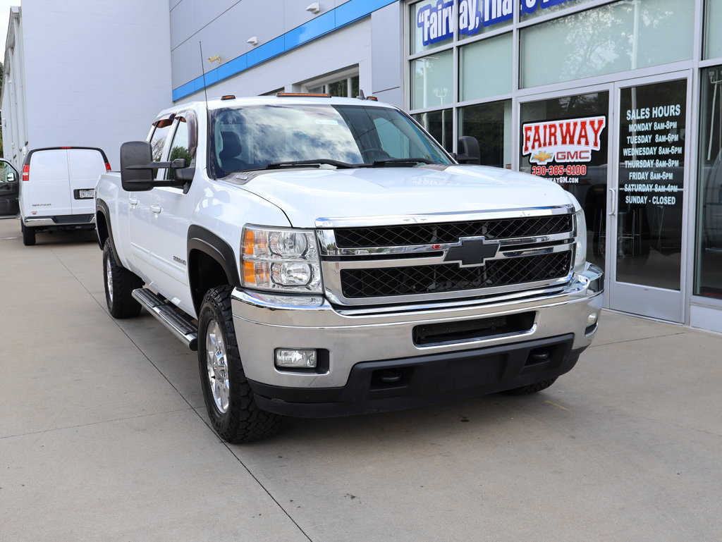 Used 2014 Chevrolet Silverado 2500 LTZ w/ LTZ Plus Package AWD/4WD image 2