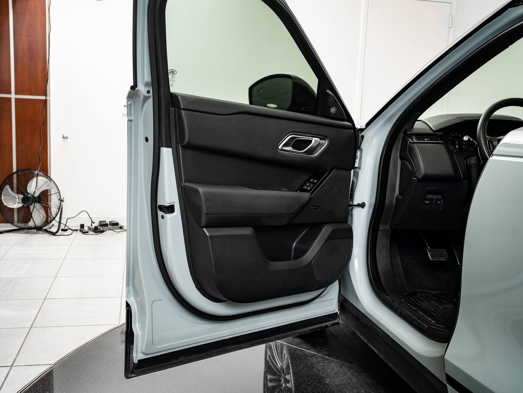 Used 2024 Land Rover Range Rover Velar Dynamic SE image 28