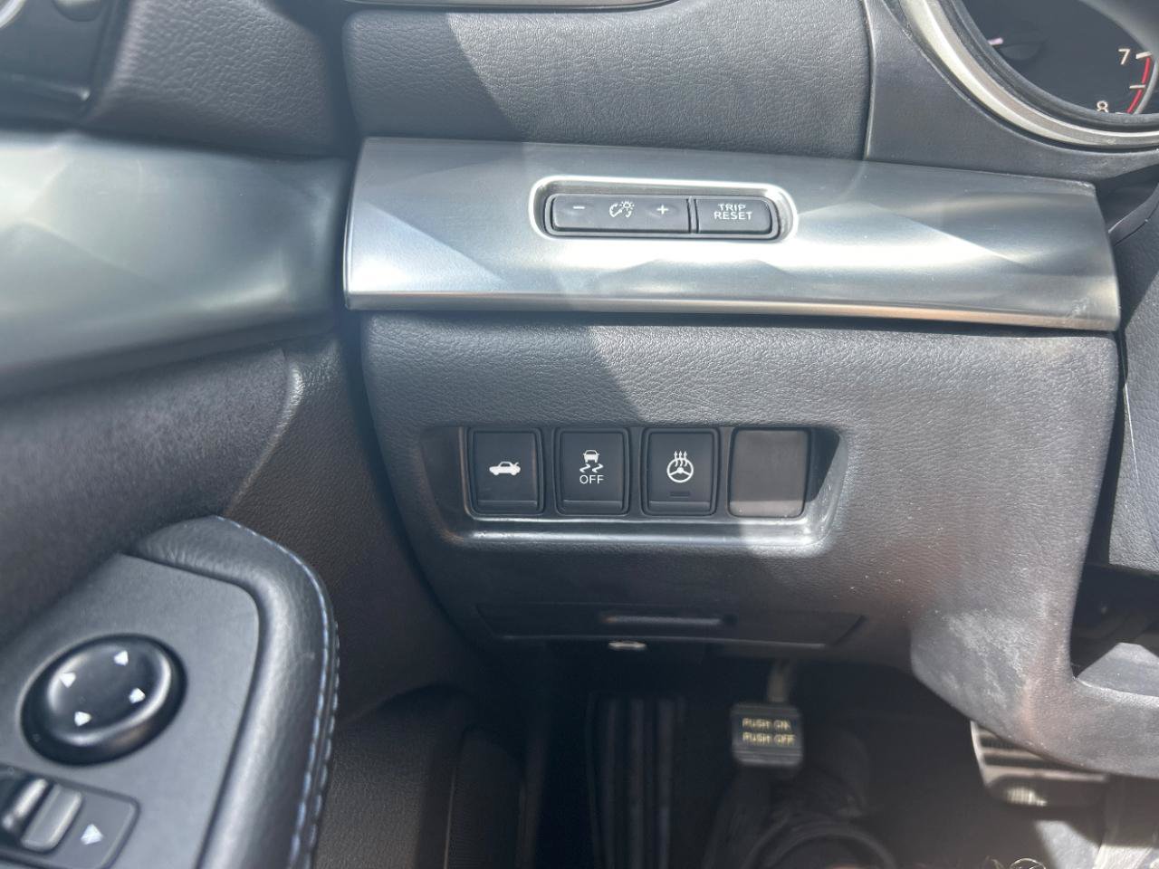 Used 2016 Nissan Maxima SR FWD image 17