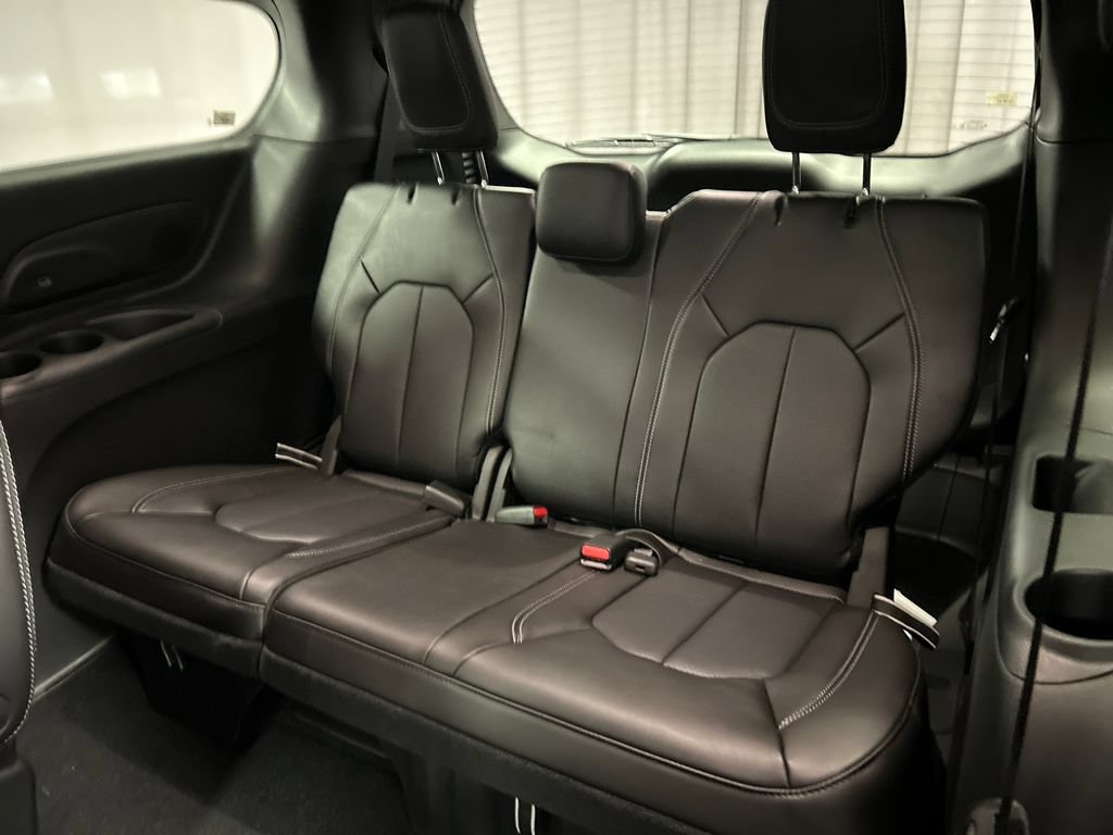 New 2027 Chrysler Pacifica Select w/ Family Tech Group FWD image 22