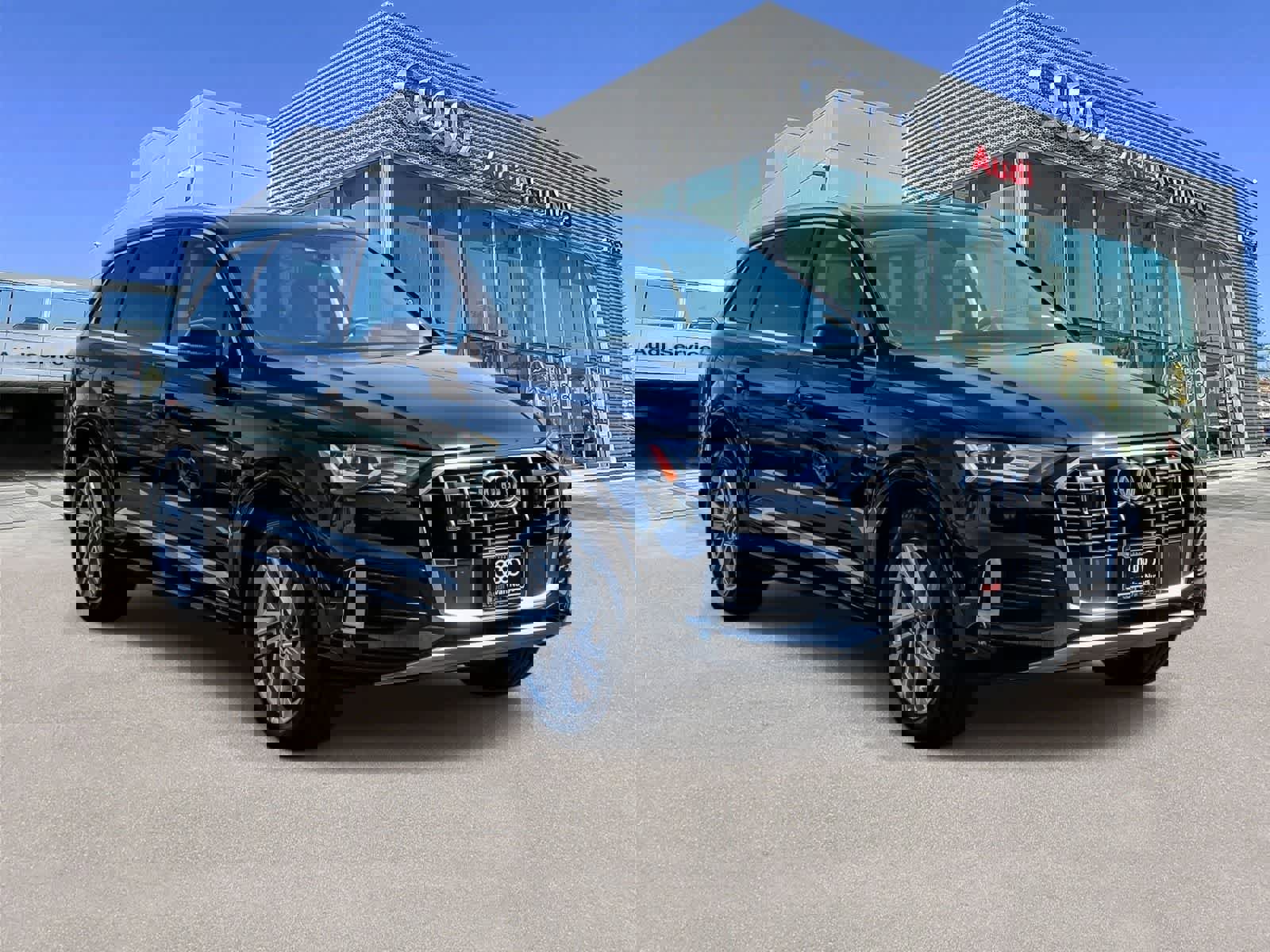 Used 2023 Audi Q7 Premium Plus w/ Premium Plus Package image 5