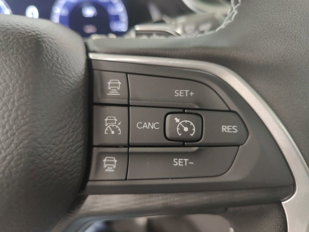 New 2025 Jeep Grand Cherokee L Altitude image 26